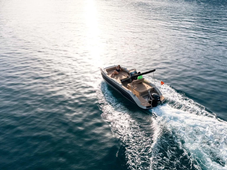 Bulldog 600 jednotlivci a charterové společnosti v Zadar