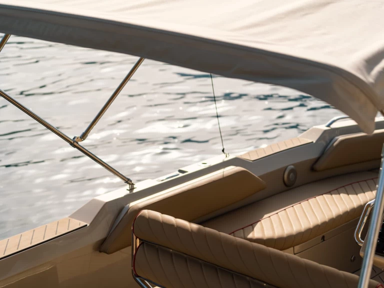 Motorová loď k pronájmu v Zadar za nejlepší cenu