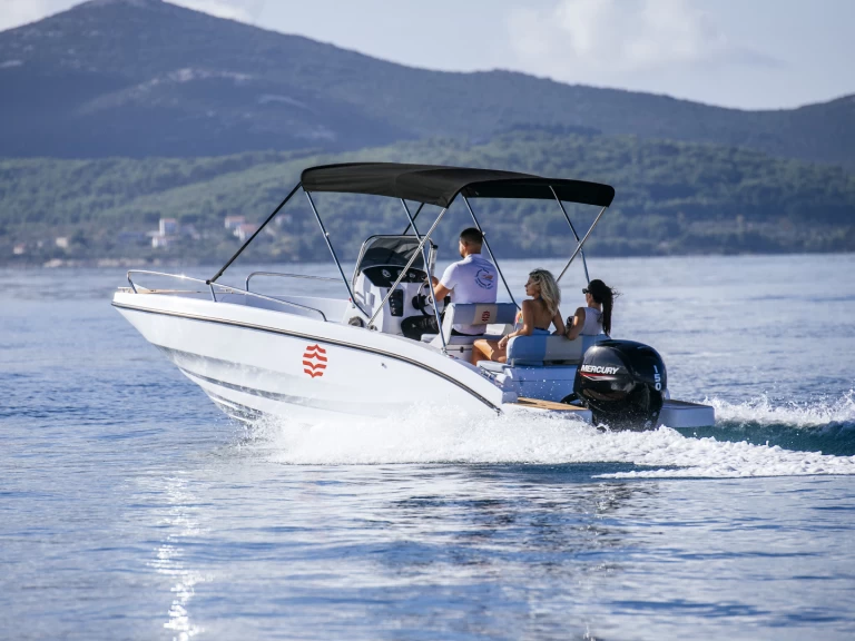 Pronájem Motorová loď v Petrcane -Oktogon Venturo 21