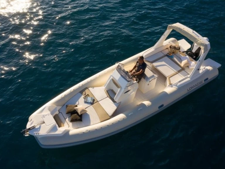 Pronájem Polotuhá loď Lomac s licencí