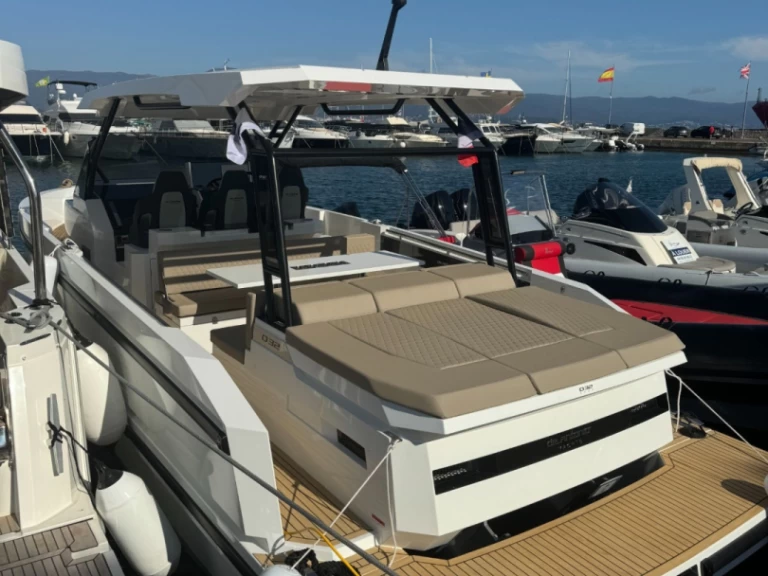 Pronájem jachty v Ajaccio -DE ANTONIO Yachts D33 CRUISER na Samboatu