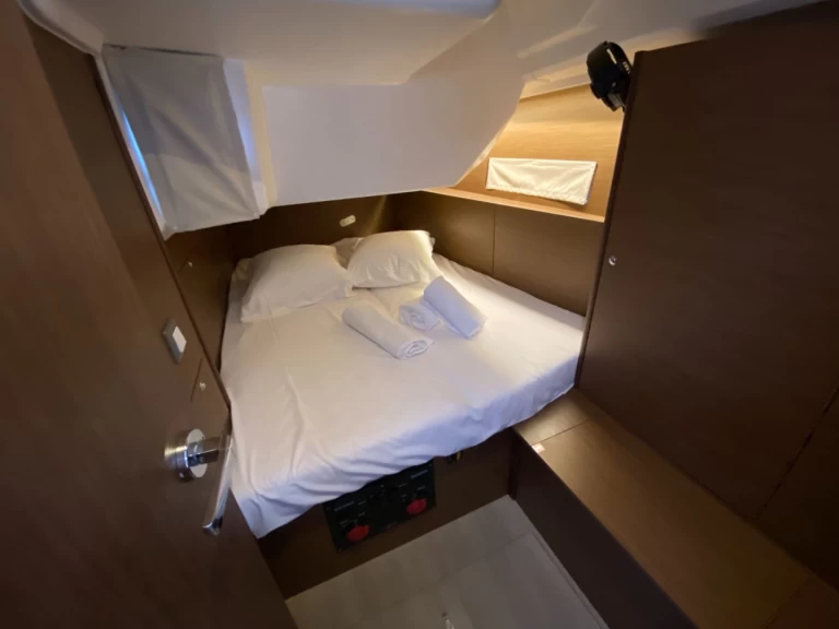 Pronájem Plachetnice Bénéteau s licencí