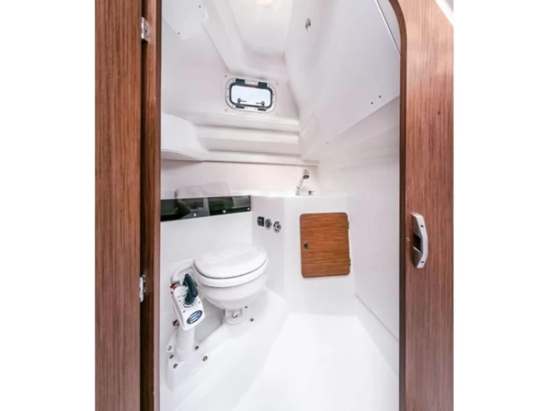 Pronájem lodi Ajaccio lákavé ceny Antares 8