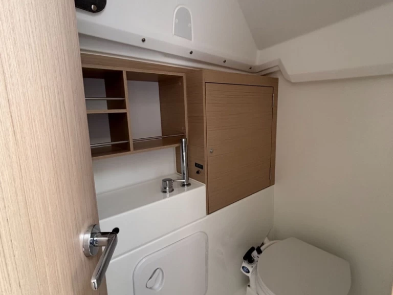 Pronájem lodi Ajaccio lákavé ceny Oceanis 30.1