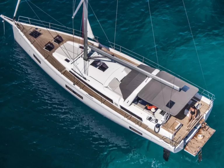 Pronajmout si Bénéteau Oceanis 54 v Sant Antoni de Portmany