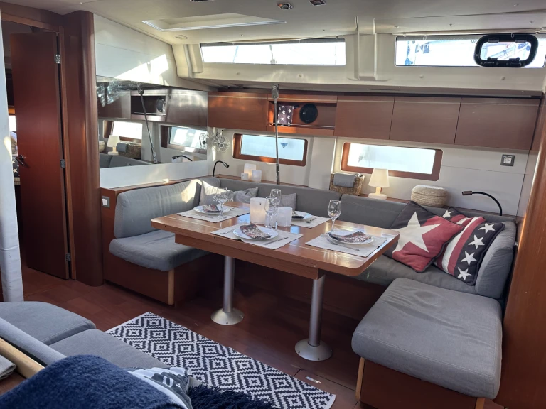 Pronájem Plachetnice v Donji Seget -Bénéteau Oceanis 51.1