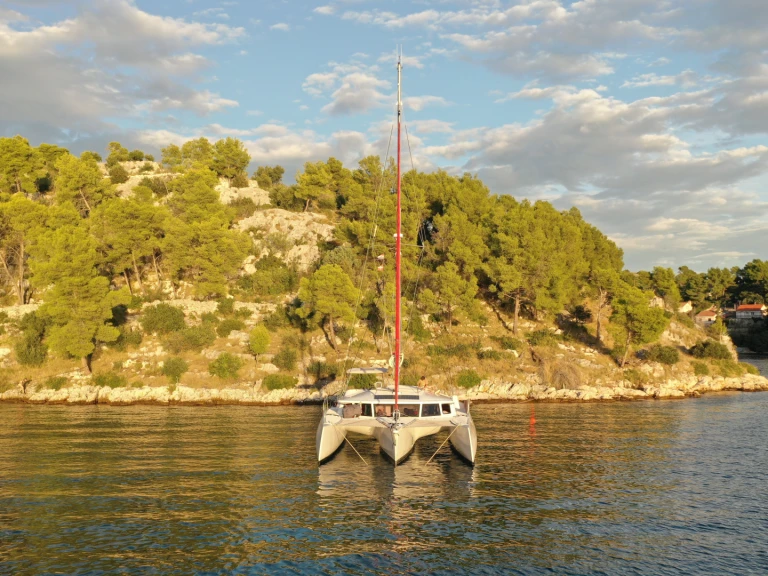 Pronájem lodi Carloforte lákavé ceny Neel 43