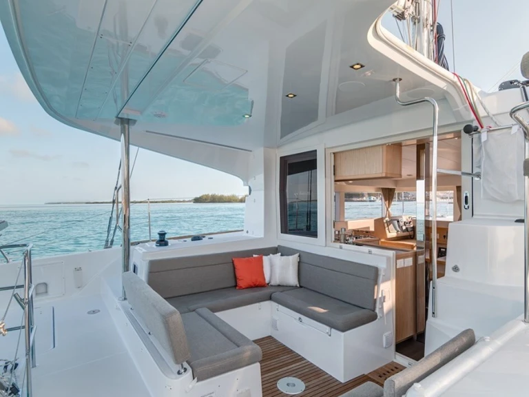 Pronájem jachty v Port Vauban -Lagoon Lagoon 39 na Samboatu