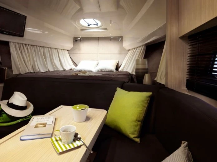 Pronajmout si Sessa Marine C35 v Beaulieu-sur-Mer