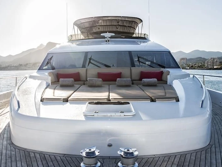 Pronajmout si Princess Princess 85 v Port Vauban