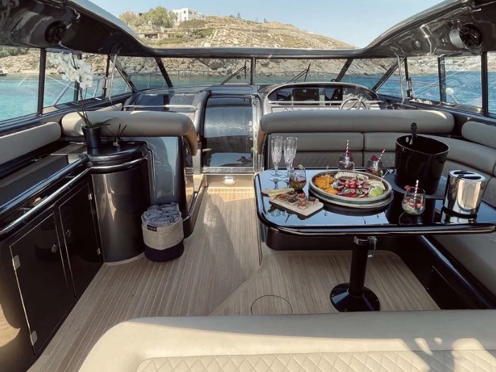Pronájem Jachta v Mykonos (City) -Sunseeker 68 Custom 
