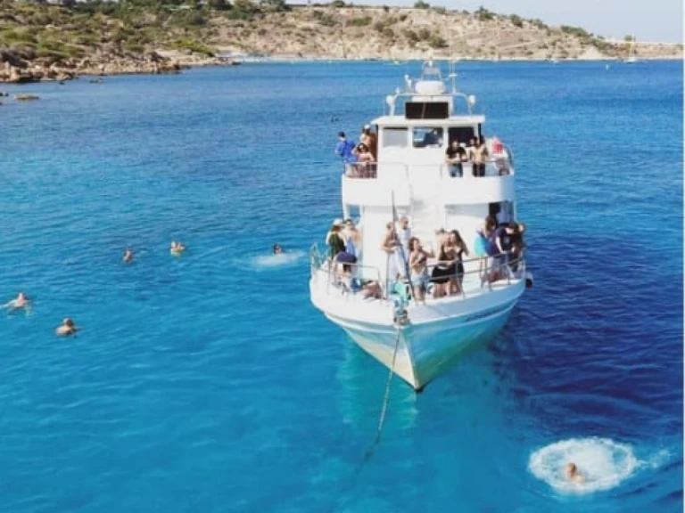 Pronájem lodi Protaras lákavé ceny Coastal passenger vessel