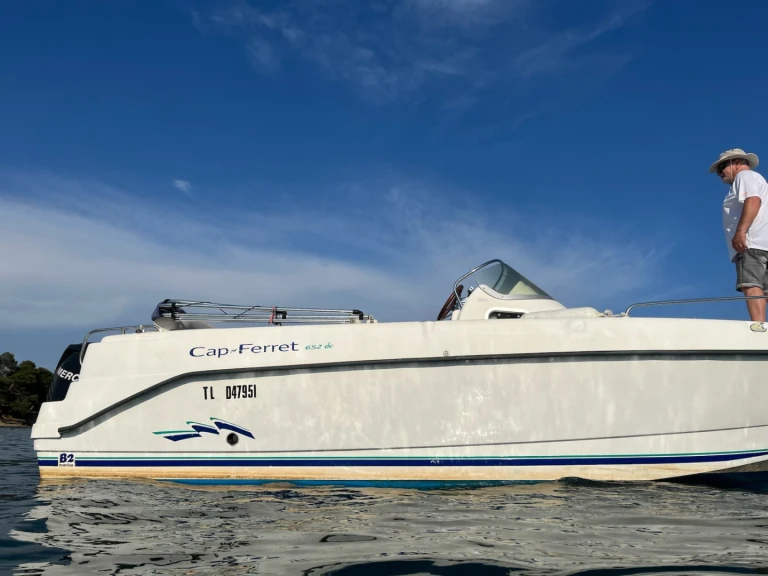 Pronájem lodi Les Salins d'Hyères lákavé ceny Cap Ferret 652 DC
