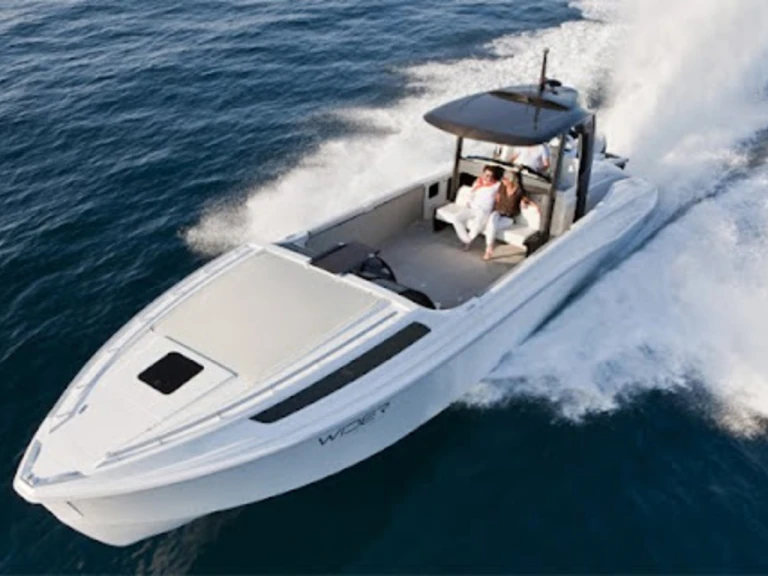Pronájem Motorová loď Wider s licencí
