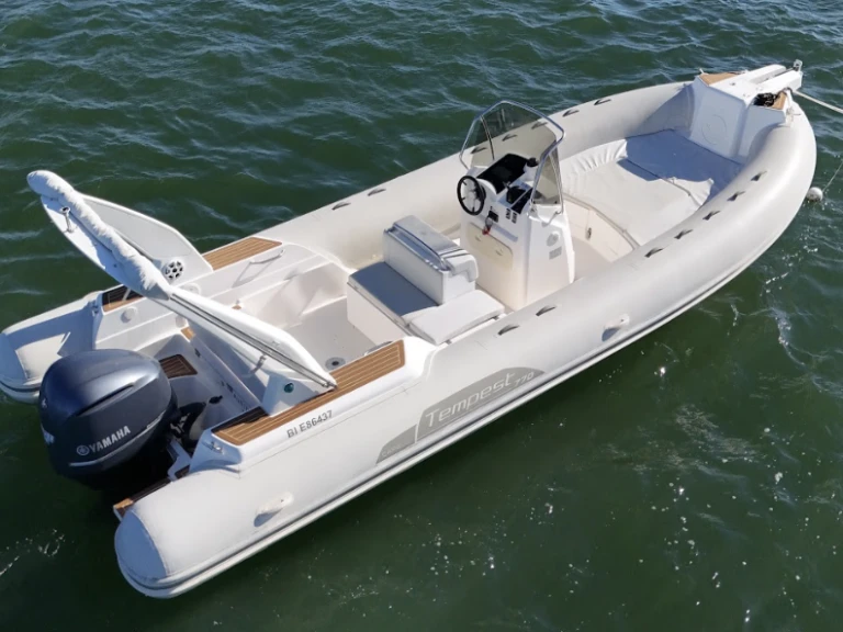 Capelli Tempest 770 Luxe jednotlivci a charterové společnosti v Lège-Cap-Ferret