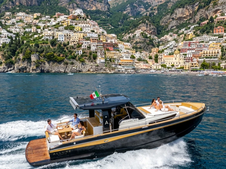 Pronajmout si Allure 38 v Sorrento