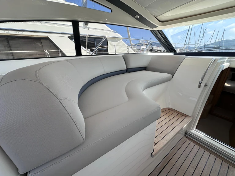 Pronájem Motorová loď Princess s licencí