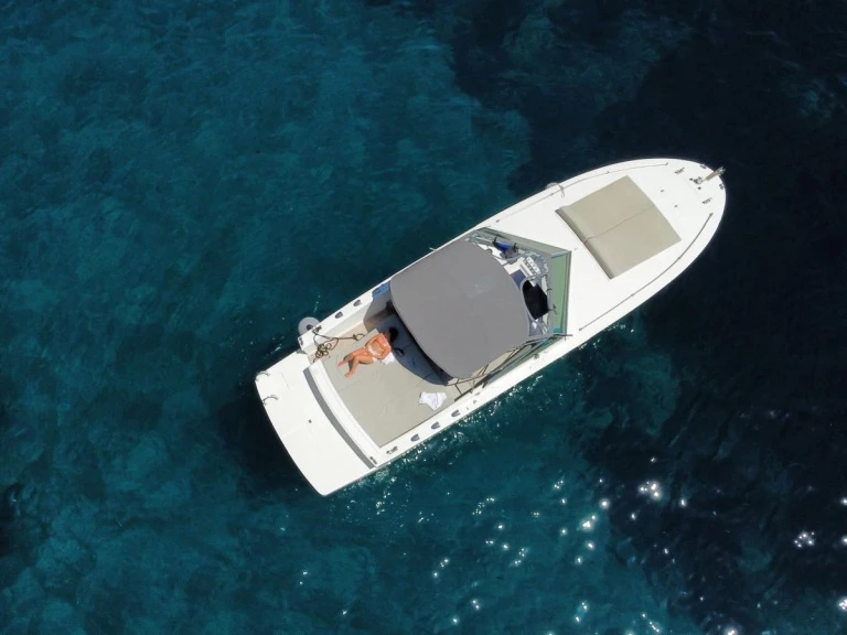 Pronajmout si Tornado Marine Tornado 38 v Portofino