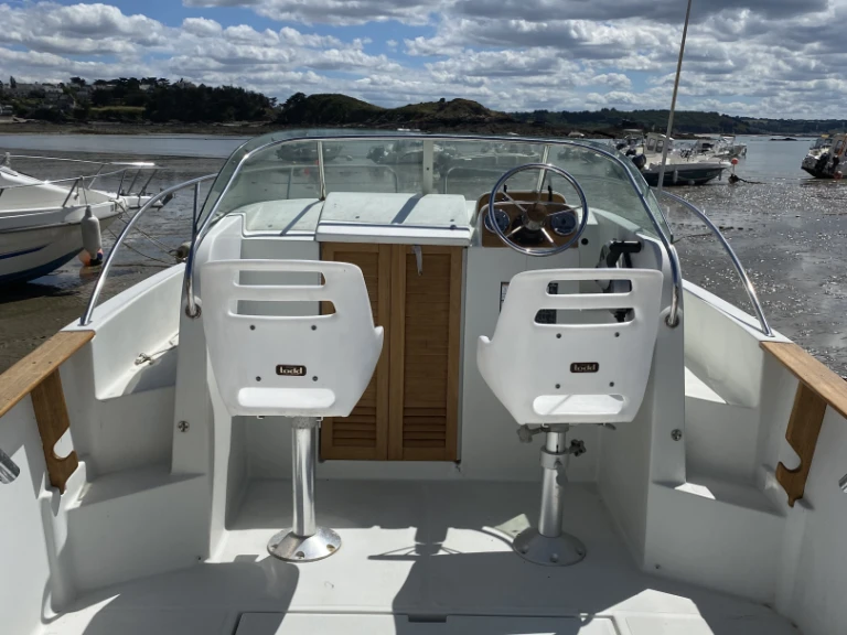 Pronájem Motorová loď v Erquy -Jeanneau Cap Camarat 615 WA