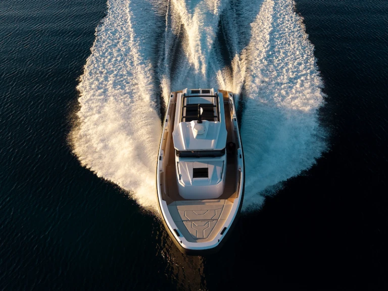 Pronajmout si Technohull XPD 46 v Olympic Marine