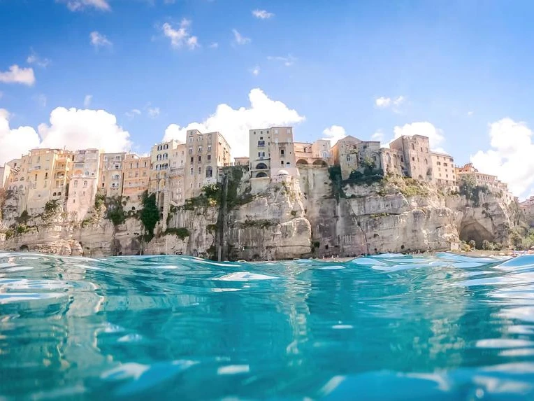 Pronájem lodi AQUA Gommone v Itálie na Samboatu