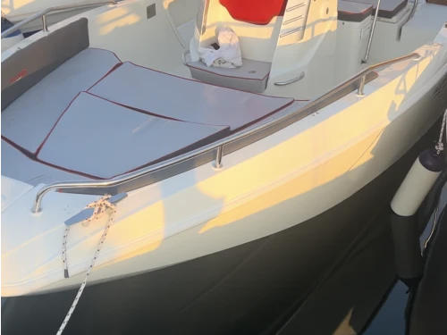 Pronájem lodi Vibo Marina lákavé ceny Jaguar 5.7