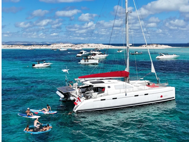 Pronajmout si Nautitech Nautitech 47 v Grand-Case