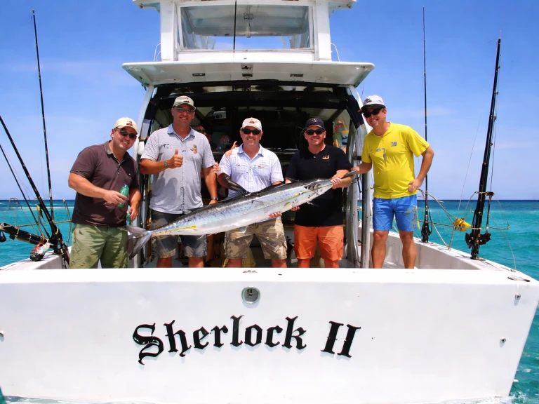 Pronájem Motorová loď Custom s licencí