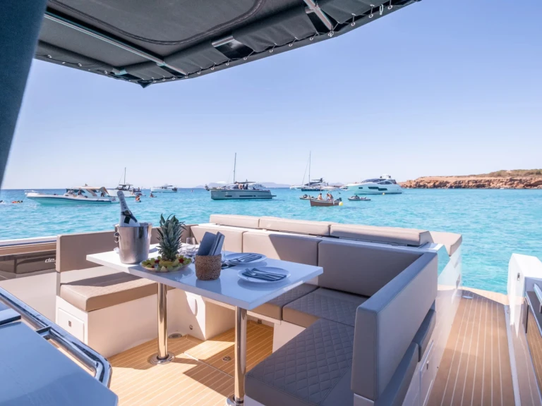 Pronájem Motorová loď v Alyki -De Antonio d36