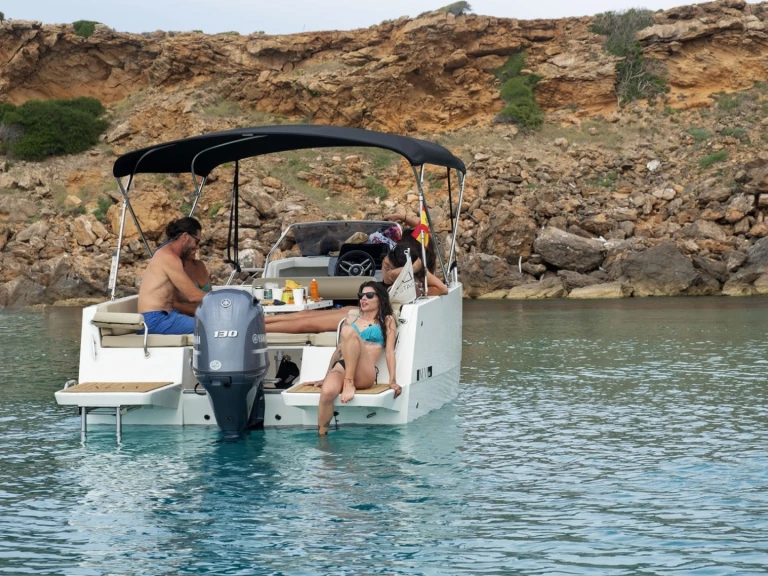 Nuva Nuva M6 jednotlivci a charterové společnosti v Fornells