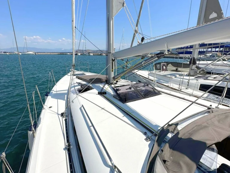 Jeanneau Sun Odyssey 440 jednotlivci a charterové společnosti v Skiathos