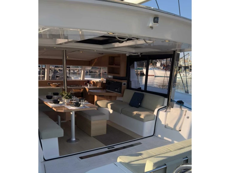 Pronájem Katamarán Bali s licencí