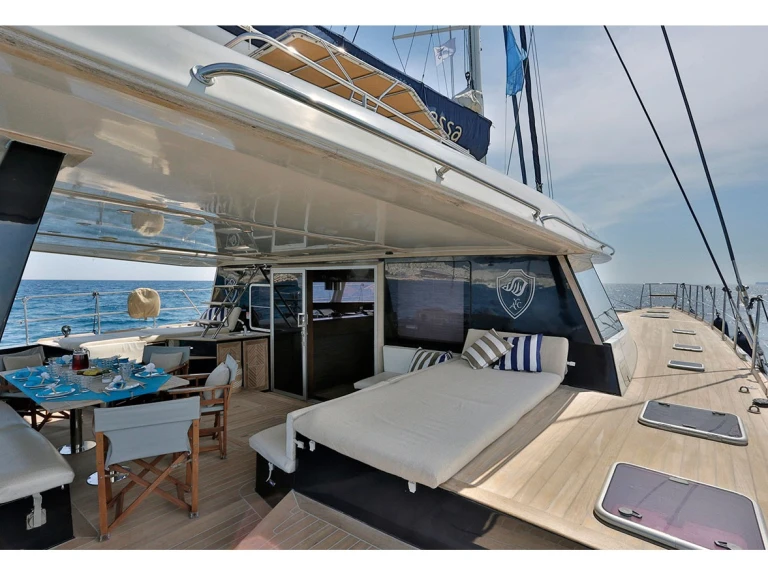 Katamarán k pronájmu v Keramotí za nejlepší cenu