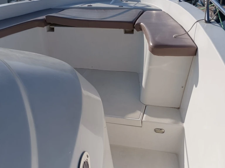 Motorová loď k pronájmu v Garrucha za nejlepší cenu