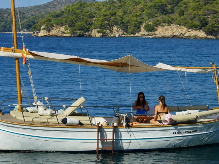 Pronájem jachty v Portals Nous -Medvolt Marine MedVolt M7 na Samboatu