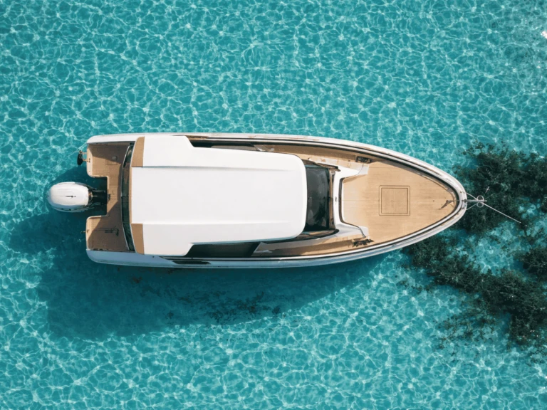 Pronajmout Motorová loď se skipperem či ne sterk v Ibiza Town