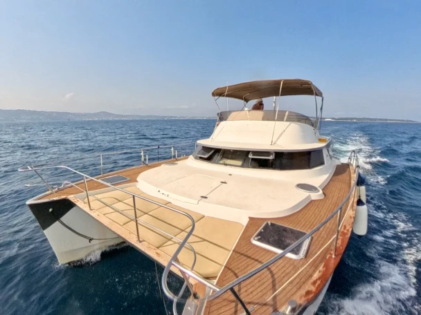 Pronájem Katamarán Fountaine Pajot s licencí
