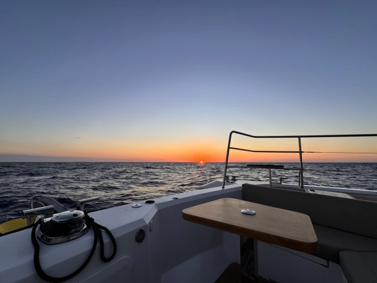 Fountaine Pajot Cumberland 44 jednotlivci a charterové společnosti v Golfe-Juan