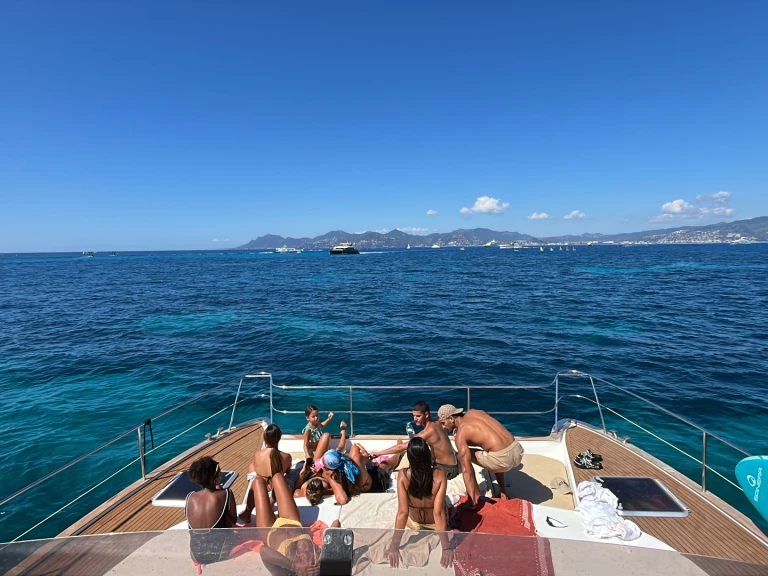 Pronájem Motorová loď v Monako -Fountaine Pajot Cumberland 44