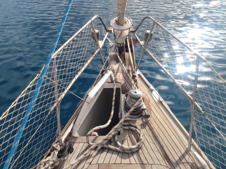 Pronajmout si Jeanneau Sun Odyssey 54 DS v Syros Port