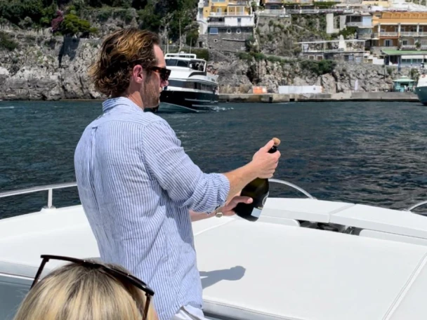 bimax Boombastica 28 jednotlivci a charterové společnosti v Neapol