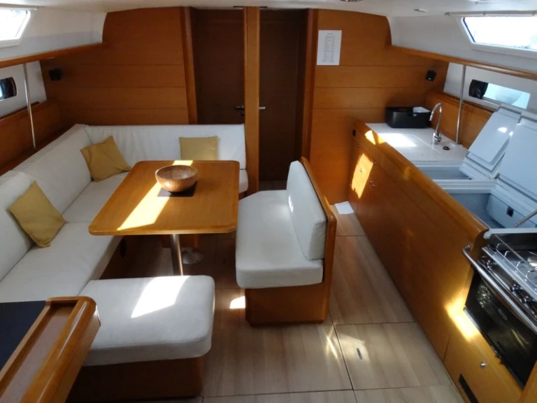 Pronajmout si Jeanneau Sun Odyssey 469 v Lefkáda
