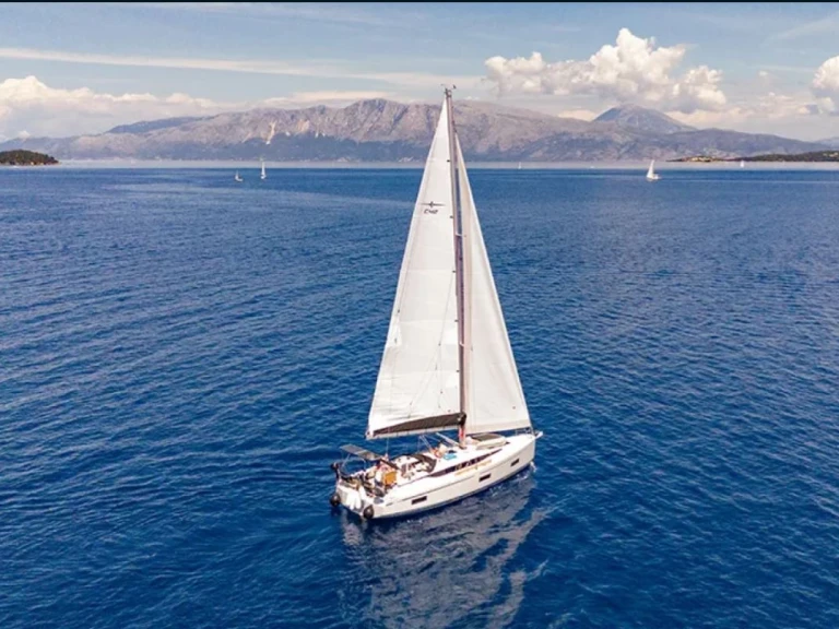 Pronajmout si Jeanneau Sun Odyssey 36i v Lefkáda
