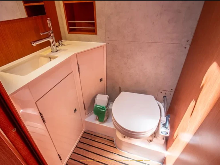 Pronájem lodi Bavaria Bavaria C42 v Lefkáda na Samboatu