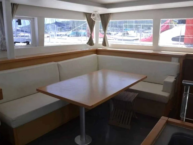 Pronajmout Katamarán se skipperem či ne Lagoon v Gouvia