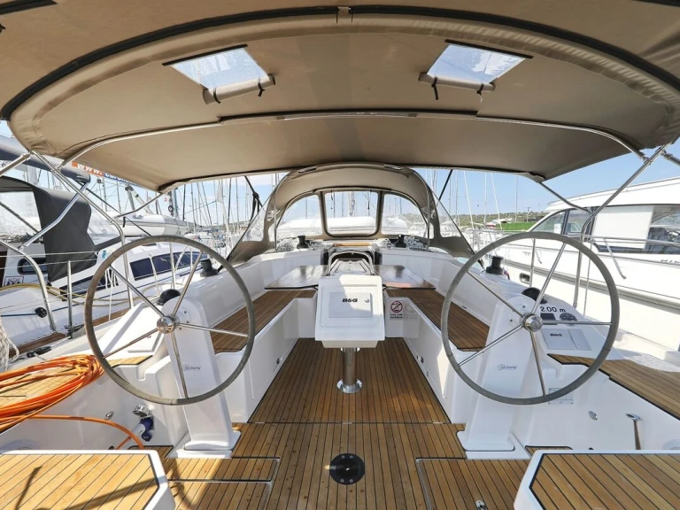 Pronajmout Plachetnice se skipperem či ne Bavaria v Biograd Na Moru