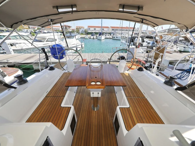 Pronájem Plachetnice Bavaria s licencí