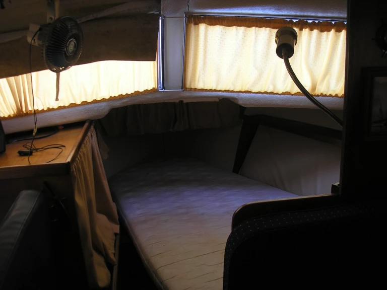 Pronájem Motorová loď  s licencí