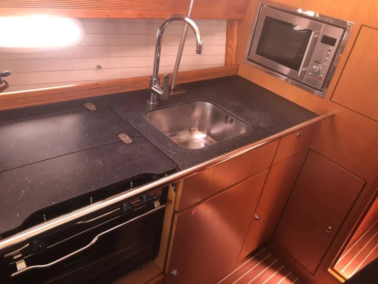 Plachetnice k pronájmu v Nea Peramos za nejlepší cenu