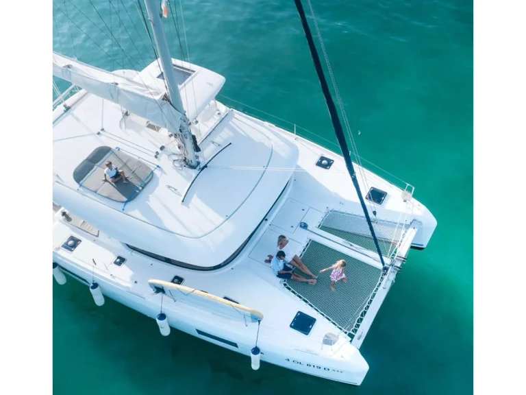 Pronájem Katamarán Lagoon s licencí